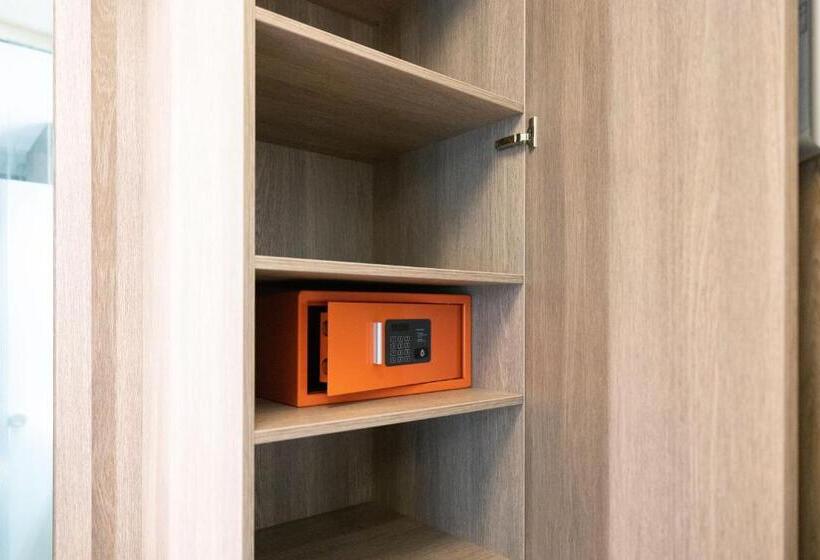 סוויטת ג'וניור, Erve Hulsbeek