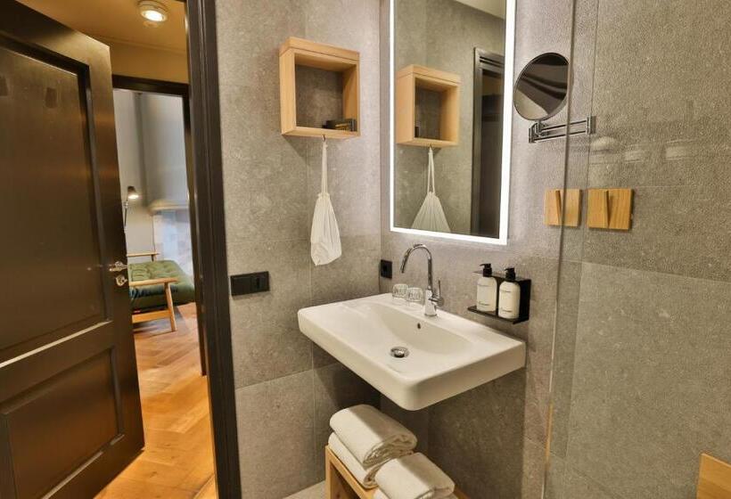 جناح, Abdij Dokkum