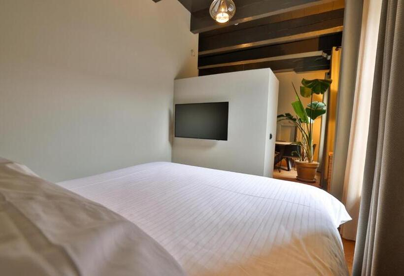 جناح, Abdij Dokkum