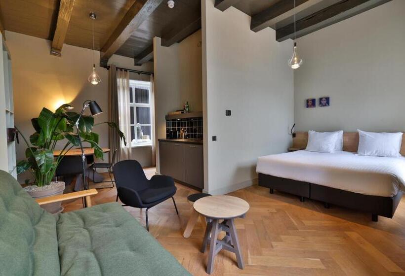 جناح, Abdij Dokkum