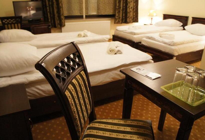 חדר סטנדרט לארבעה, Dworska Elektrownia