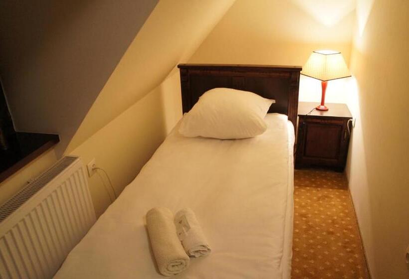 חדר אקונומי יחיד, Dworska Elektrownia