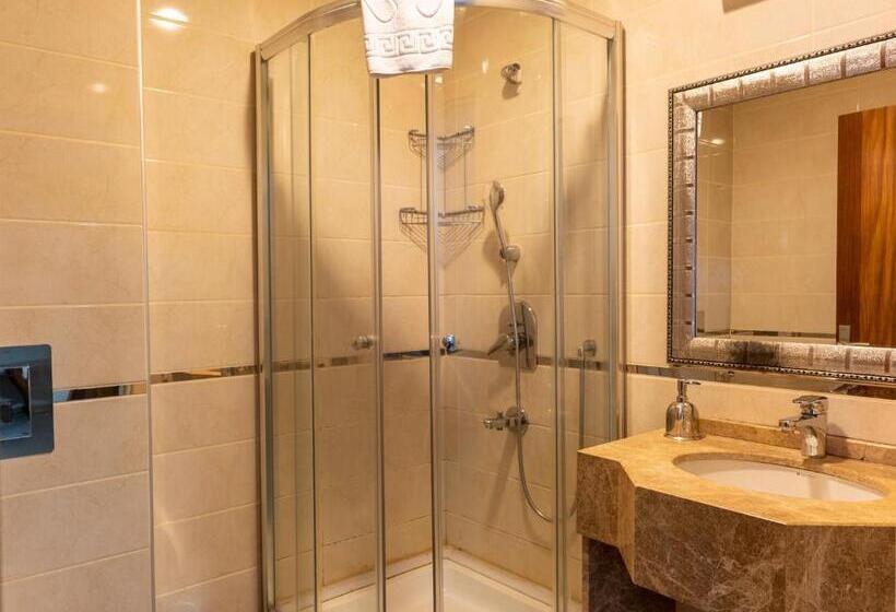 سوئیت 2 خوابه, Grand Karot