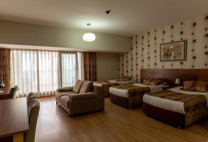 سوئیت 2 خوابه, Grand Karot