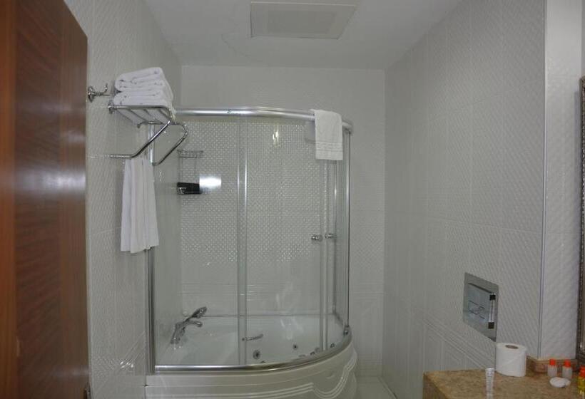 سوئیت 2 خوابه, Grand Karot