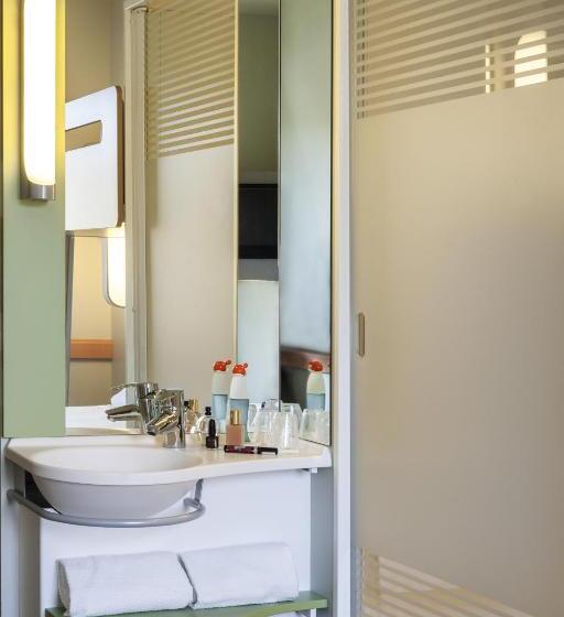 اتاق استاندارد سه نفره, Ibis Budget Bordeaux Centre Bastide