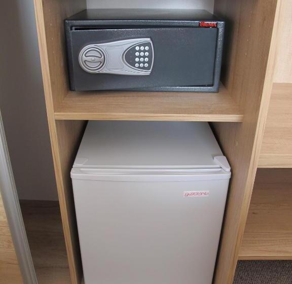 スタンダードルーム, Kapitol