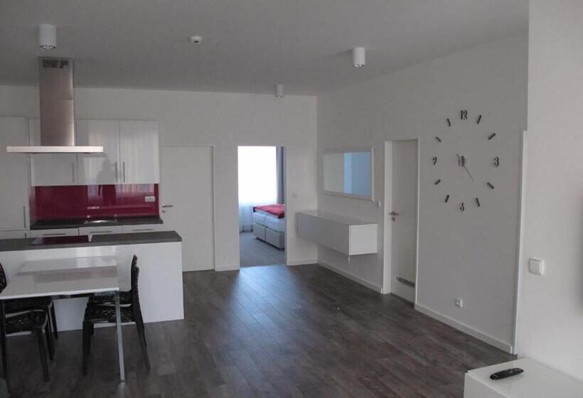 １ベッドルームアパートメント, Kapitol