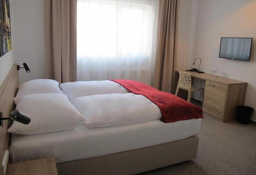 スタンダードルーム, Kapitol