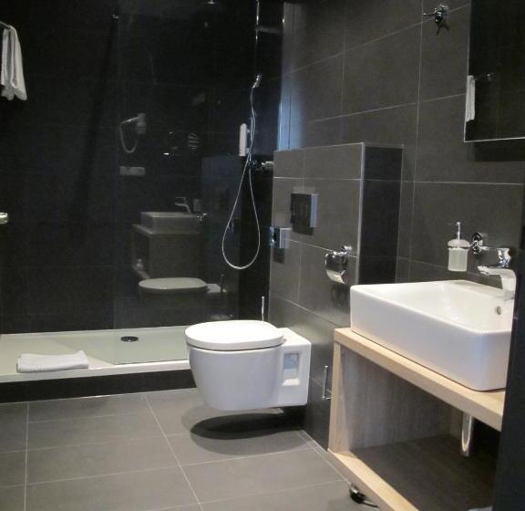 スタンダードルーム, Kapitol