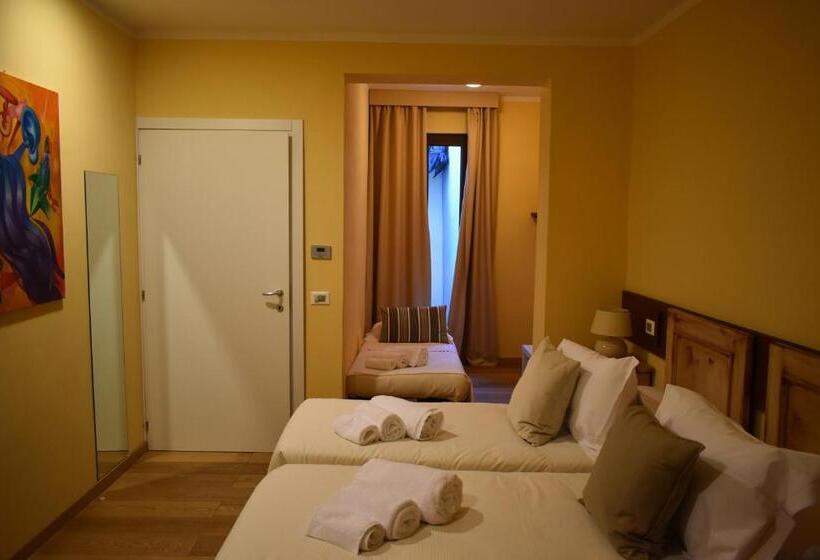 חדר משפחתי, La Trigola