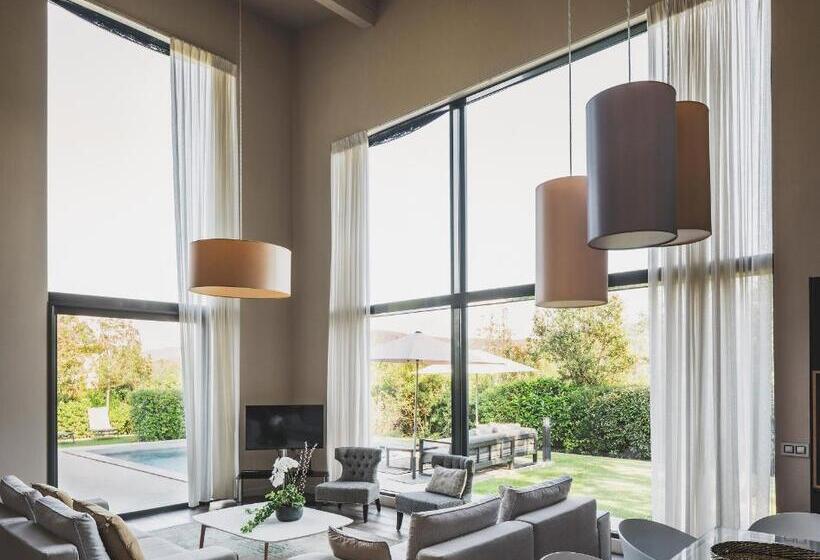 فيلا 3 غرف نوم مزودة بحمام سباحة, Les Lodges Sainte Victoire Hotel & Spa