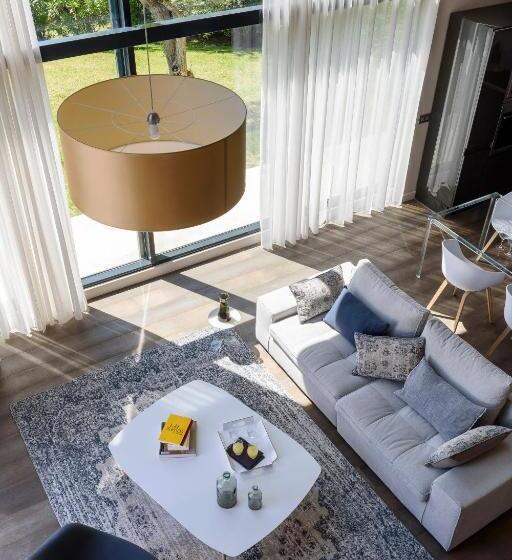 فيلا 3 غرف نوم مزودة بحمام سباحة, Les Lodges Sainte Victoire Hotel & Spa