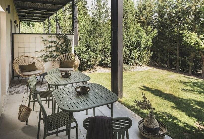 جناح عائلي, Les Lodges Sainte Victoire Hotel & Spa