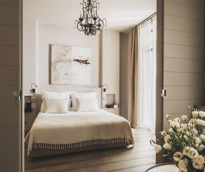 جناح جونيور, Les Lodges Sainte Victoire Hotel & Spa