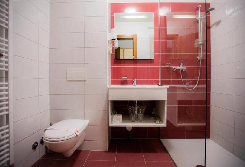 اتاق استاندارد, Luna