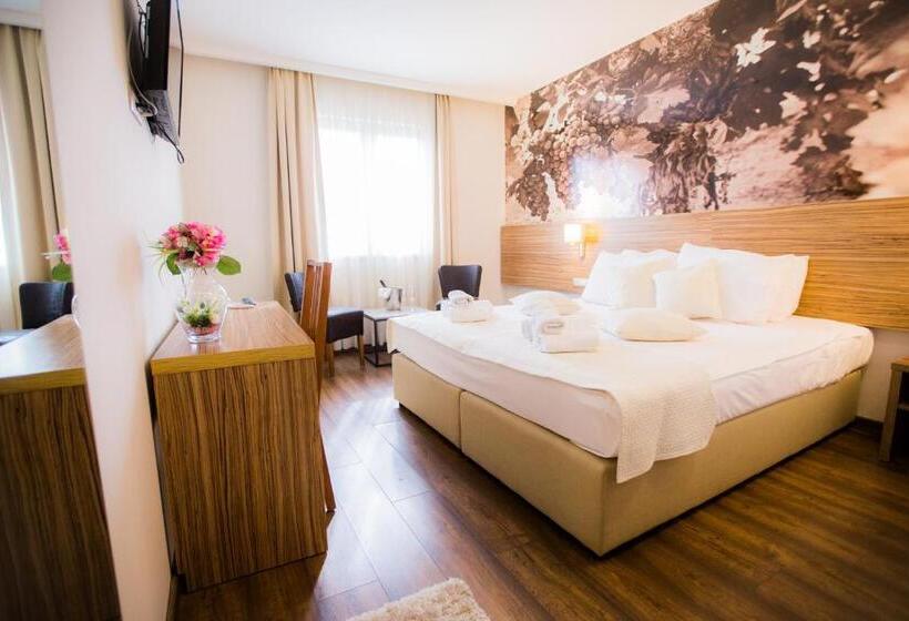 اتاق استاندارد, Luna