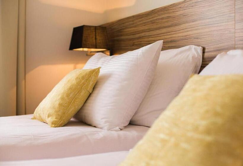 اتاق استاندارد, Luna