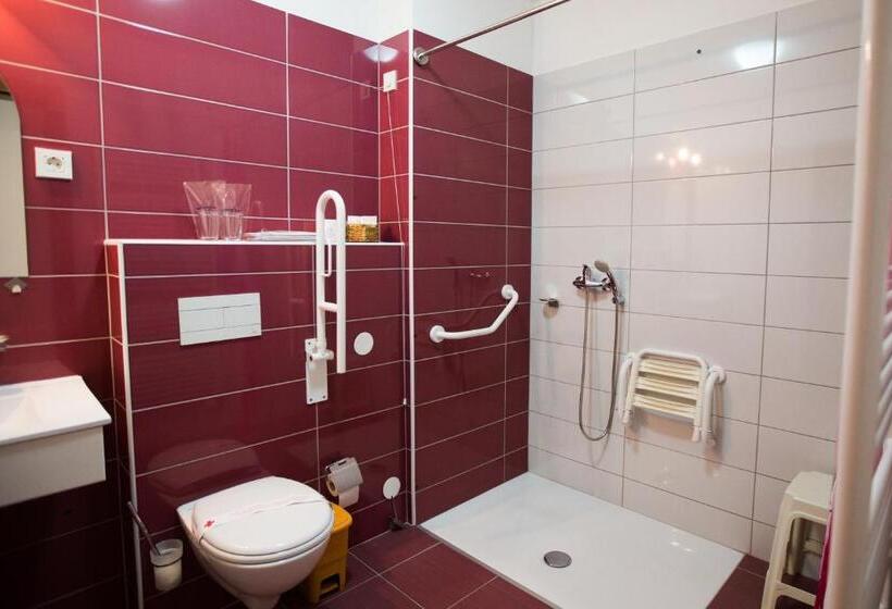 اتاق استاندارد برای معلولان, Luna