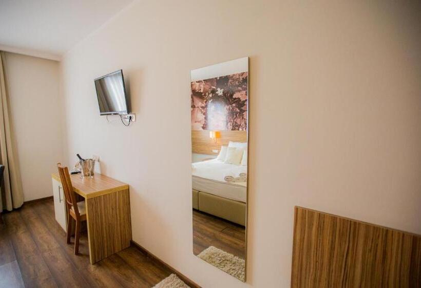 اتاق استاندارد, Luna