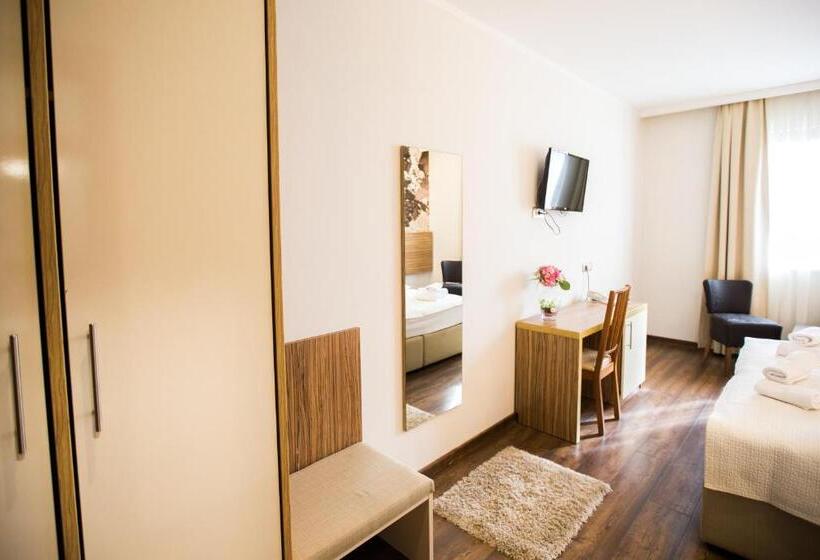 اتاق استاندارد, Luna