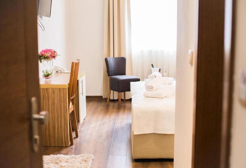 اتاق استاندارد, Luna