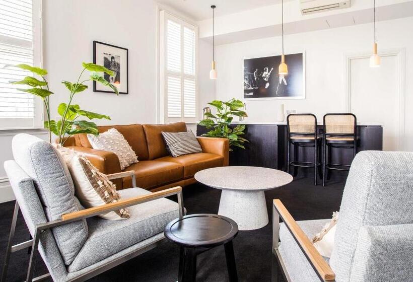 شقة غرفة واحدة, Middle Park