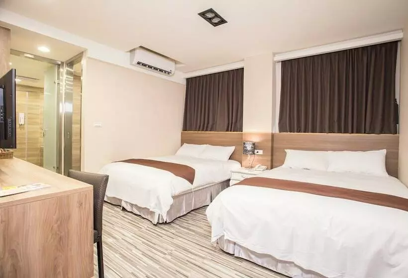 اتاق لوکس چهار تخته, Royal Rose Hotel Taipei Station