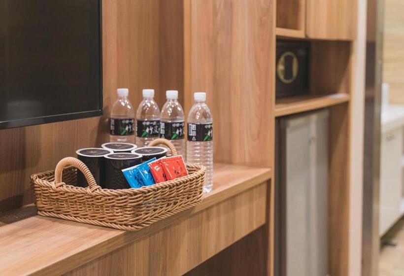 اتاق لوکس چهار تخته, Royal Rose Hotel Taipei Station