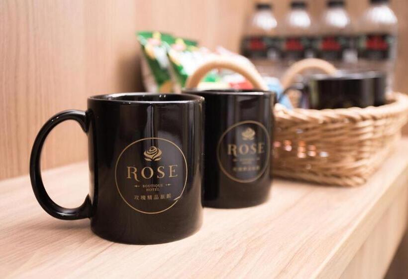 اتاق لوکس چهار تخته, Royal Rose Hotel Taipei Station
