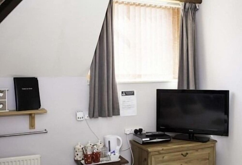 חדר בסיסי, The Castle Inn