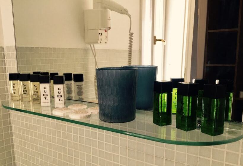 سوییت لوکس, Navona Residenza De Charme