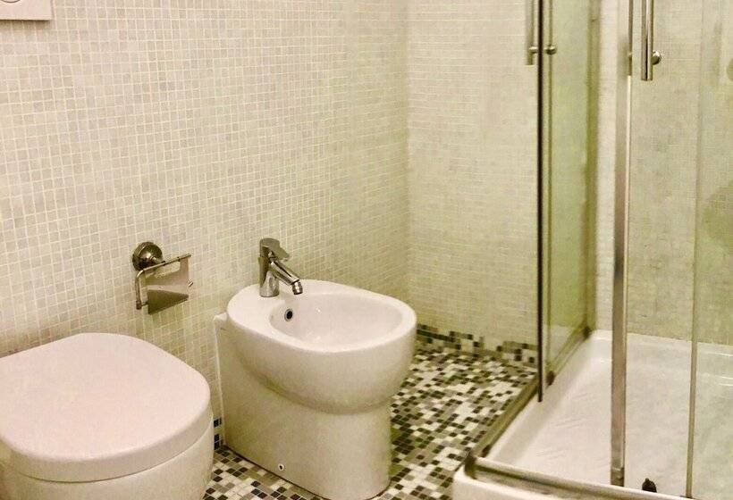 سوییت لوکس, Navona Residenza De Charme