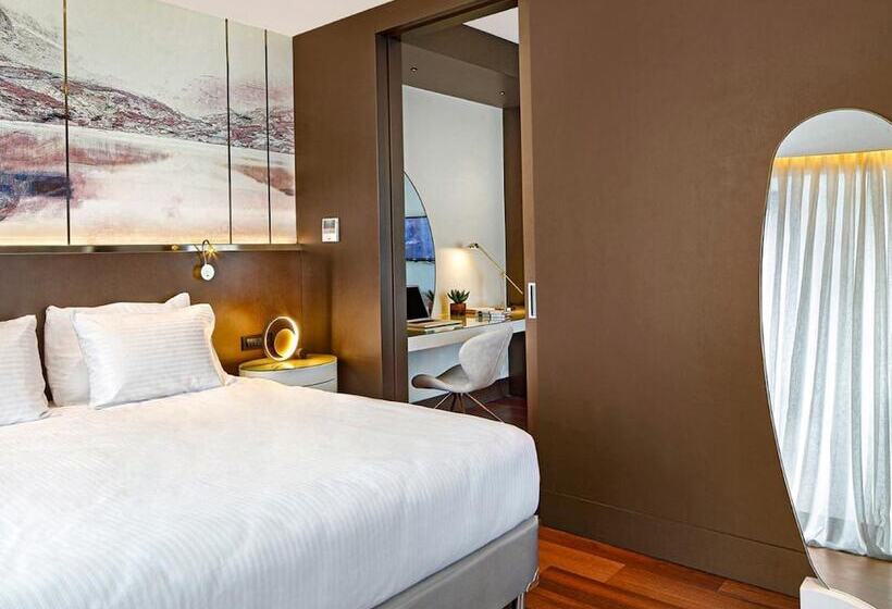 جناح جونيور, The G Hotels Istanbul