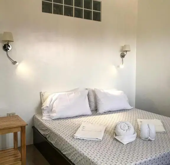 سوییت, E.i. Suites