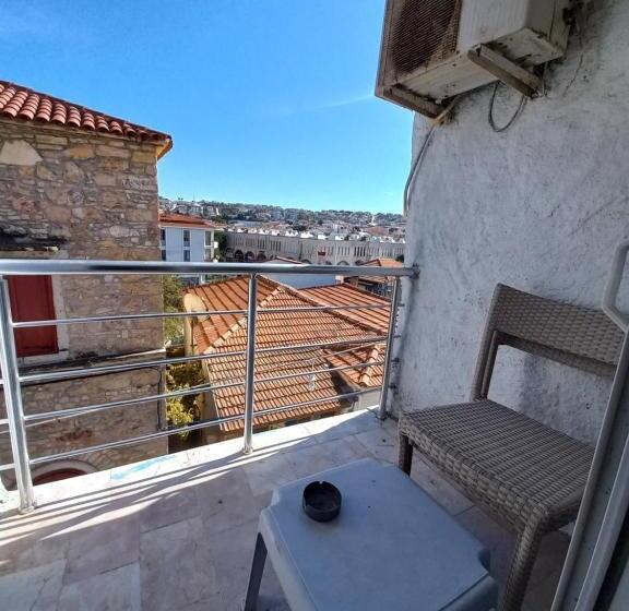 Economy Room, Blue Otel