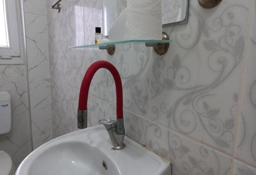 Economy Room, Blue Otel