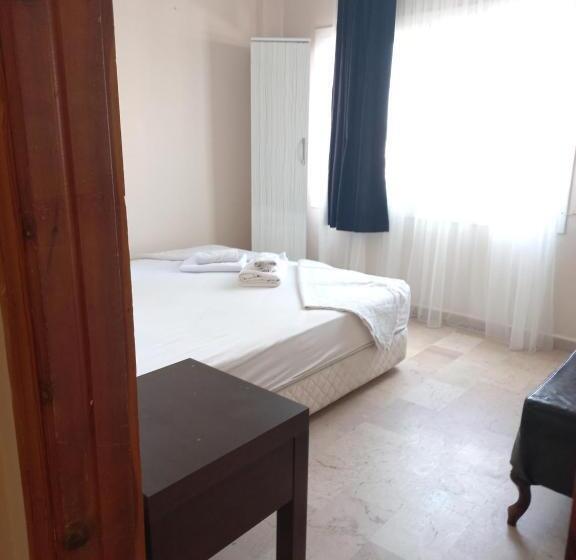 Economy Room, Blue Otel