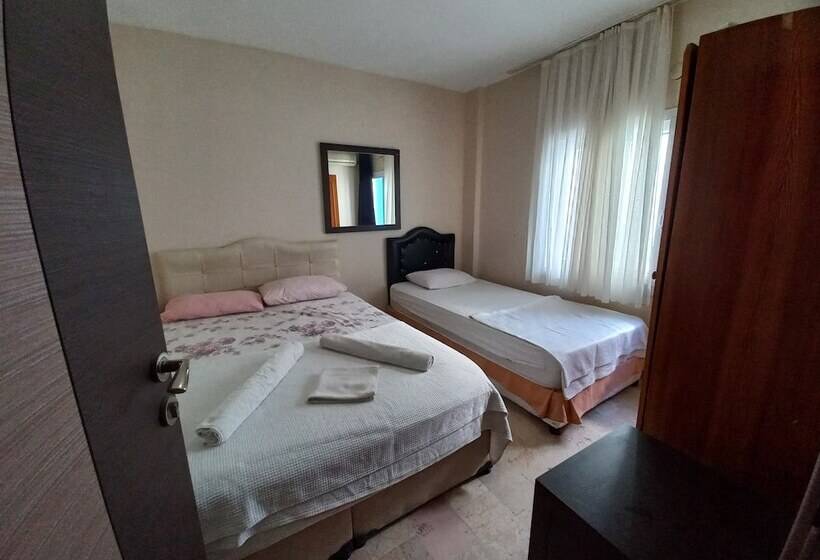 Family Room, Blue Otel