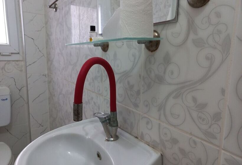 Family Room, Blue Otel