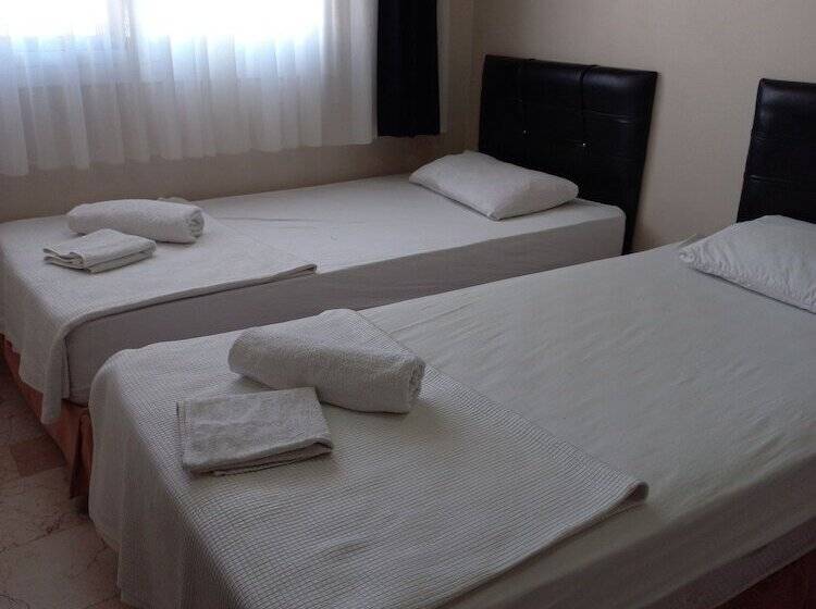 Economy Room, Blue Otel