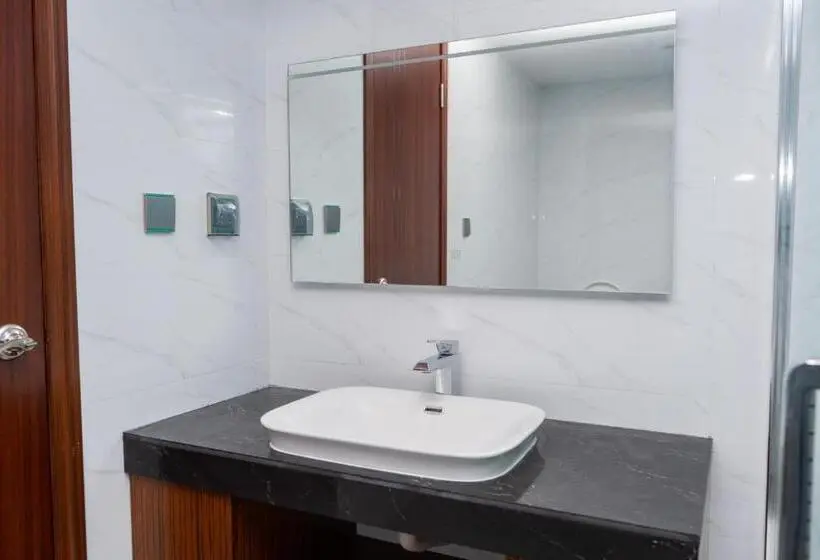 اتاق لوکس با بالکن و چشم‌انداز دریا, Ari Grand Hotel & Spa