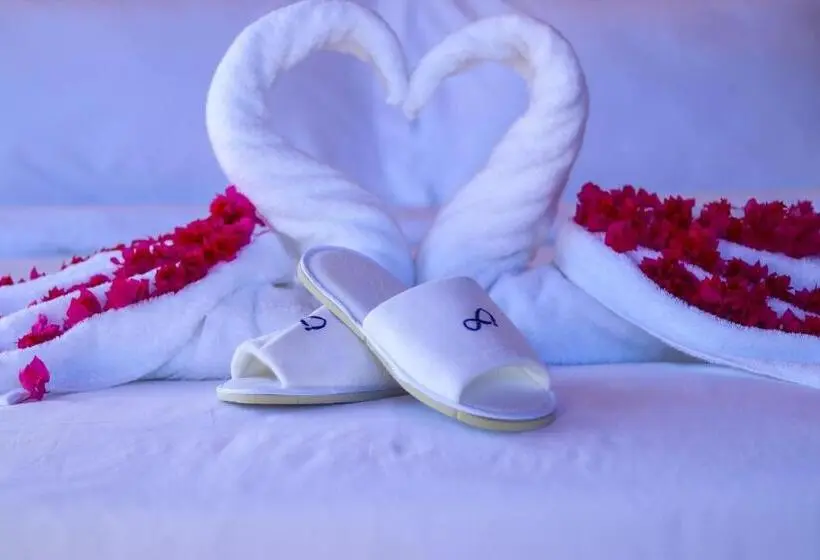 سوئیت با وان آب گرم, Ari Grand Hotel & Spa