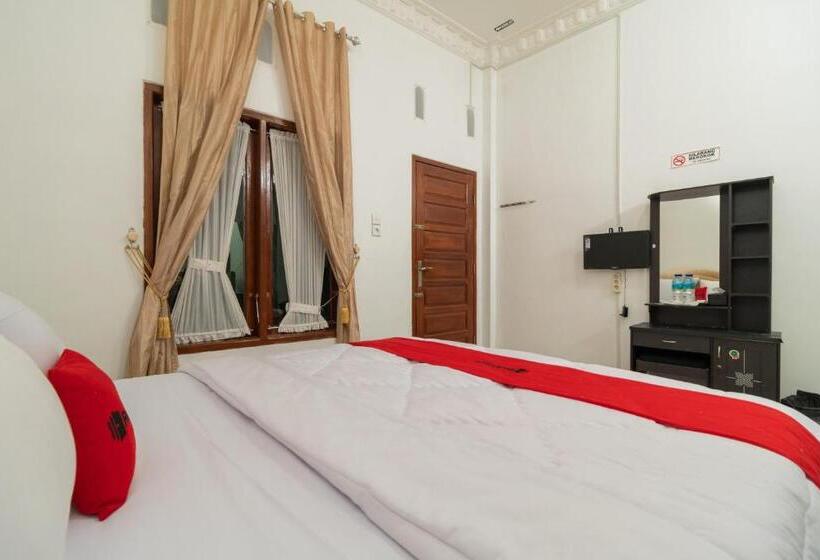 Номер Стандарт, Reddoorz Syariah Near Universitas Putra Indonesia Padang