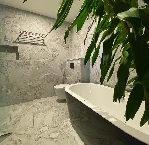 سوییت با چشم‌انداز دریا, Samura Panorama Guest House