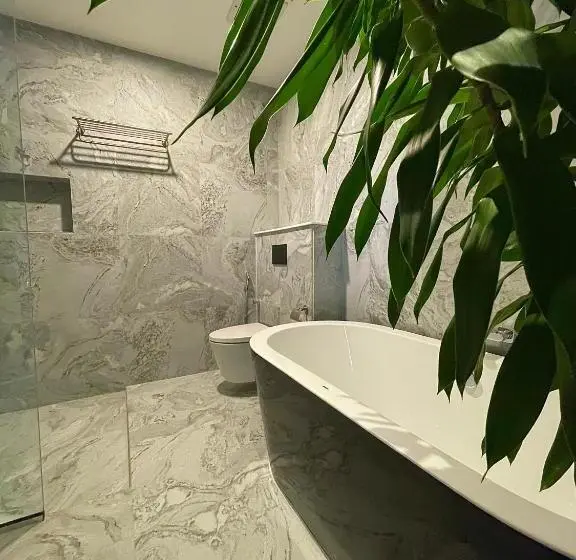 سوییت با چشم‌انداز دریا, Samura Panorama Guest House