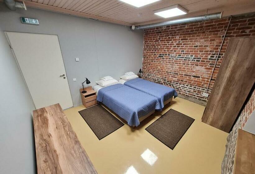 اتاق استاندارد با سرویس بهداشتی مشترک, Narva Port Hostel