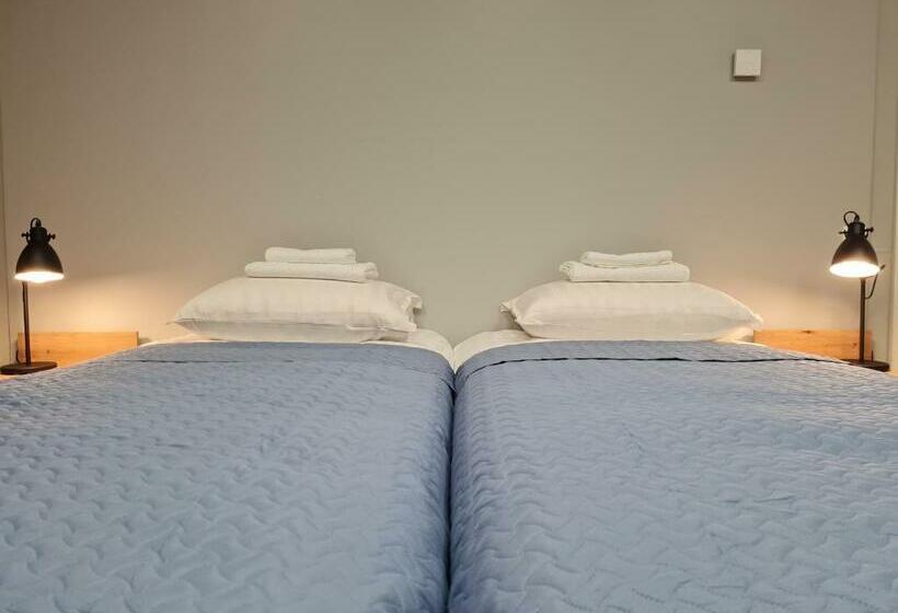 اتاق استاندارد با سرویس بهداشتی مشترک, Narva Port Hostel