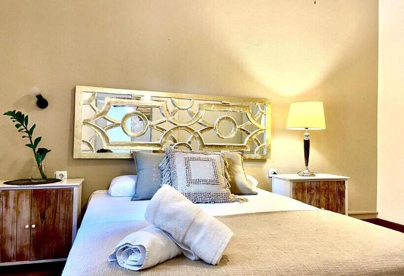 Номер Стандарт с Балконом, Alani Montjuic