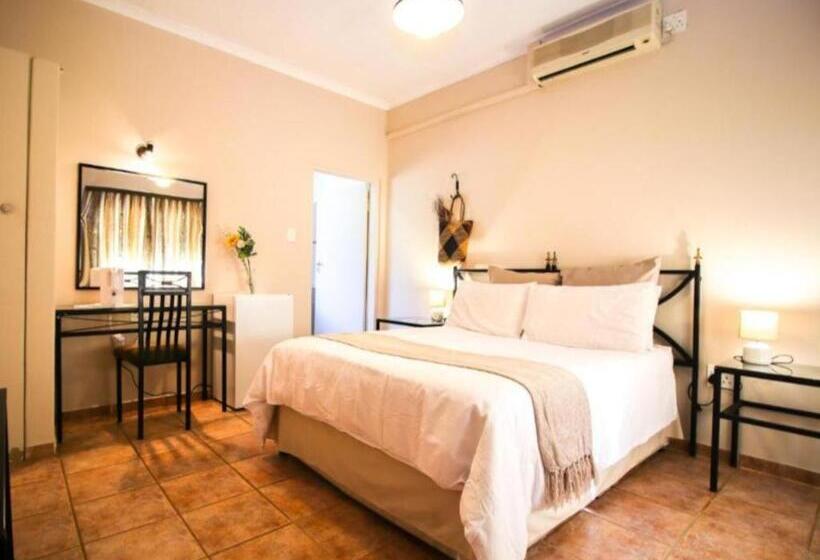 غرفة قياسية, Thuto Centre Conferencing & Bush Lodge